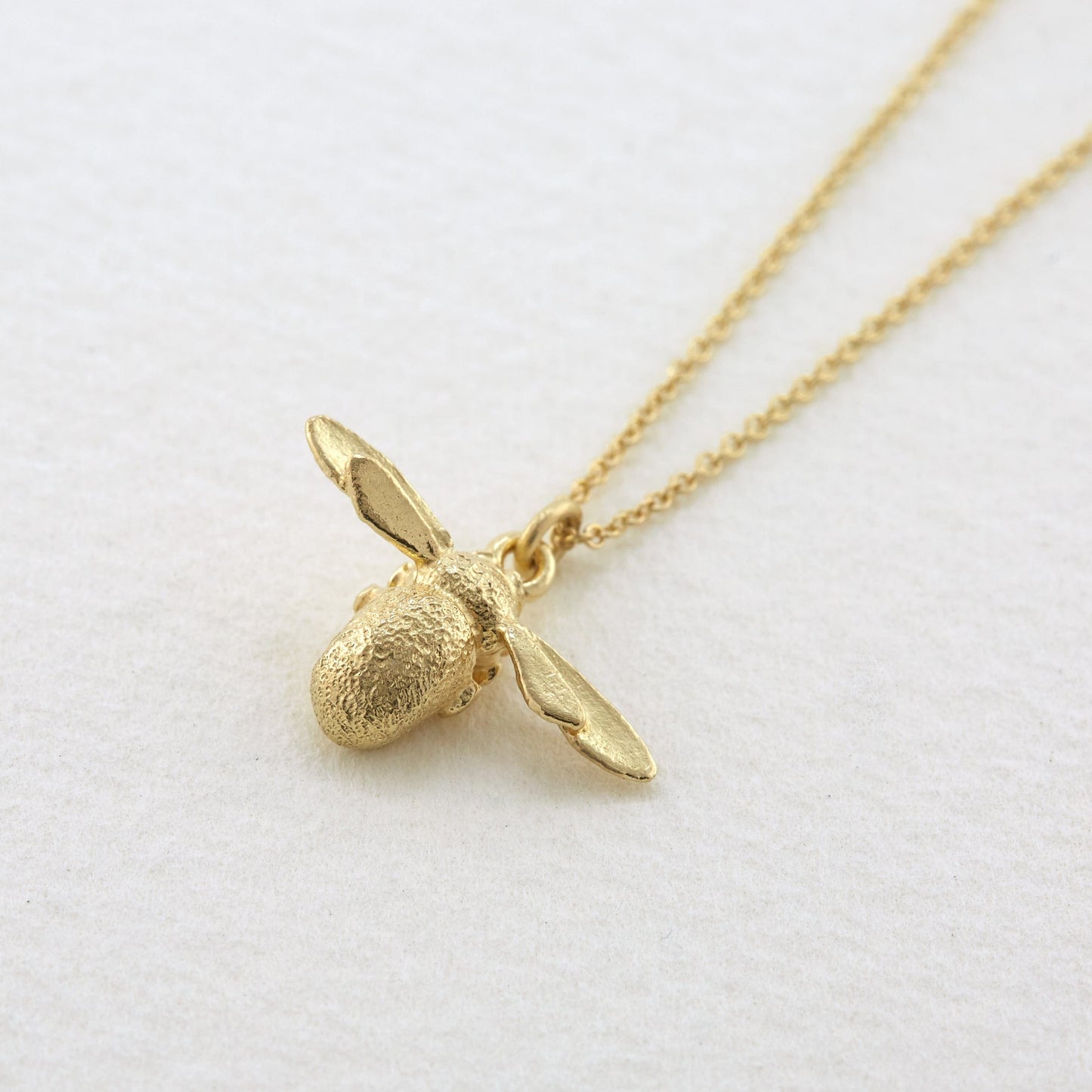 Alex Monroe Solid 18 carat Yellow Solid Gold Inbetweeny Bee Necklace