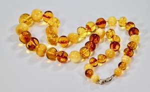 Joli Beau Classic Large Amber Beaded Silver Necklace