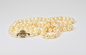 Love Lock Pre Loved 26inch Round Pearl & 9carat Gold Clasp knotted Necklace