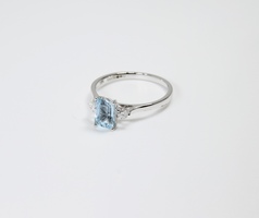 Love Lock 18carat White Gold Aqua Marine & Diamond Ring