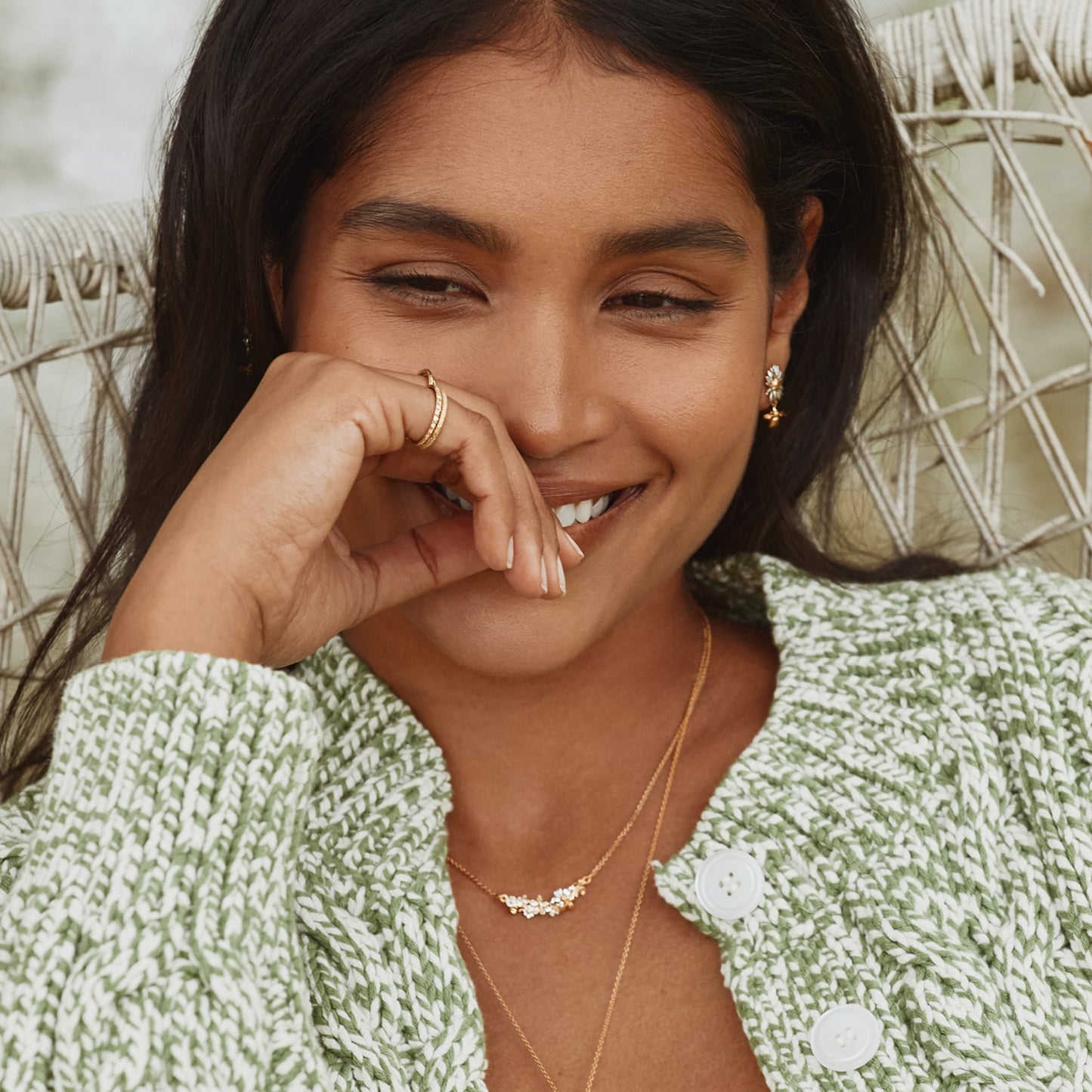 Alex Monroe Sterling Silver Mixed 22ct Gold Vermeil In-Line Garden Gathering Necklace with Itsy Bitsy Bee 🇬🇧