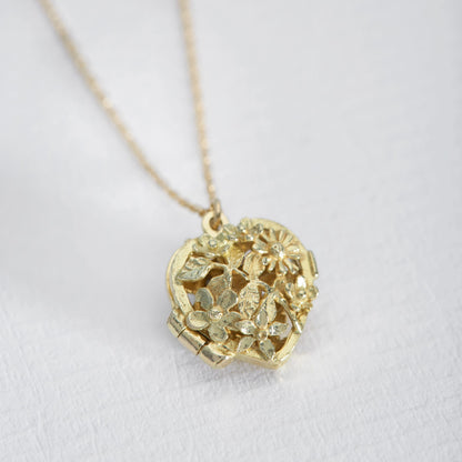 Alex Monroe 18ct Solid Yellow Gold The Beekeepers Hidden Bee Heart Locket