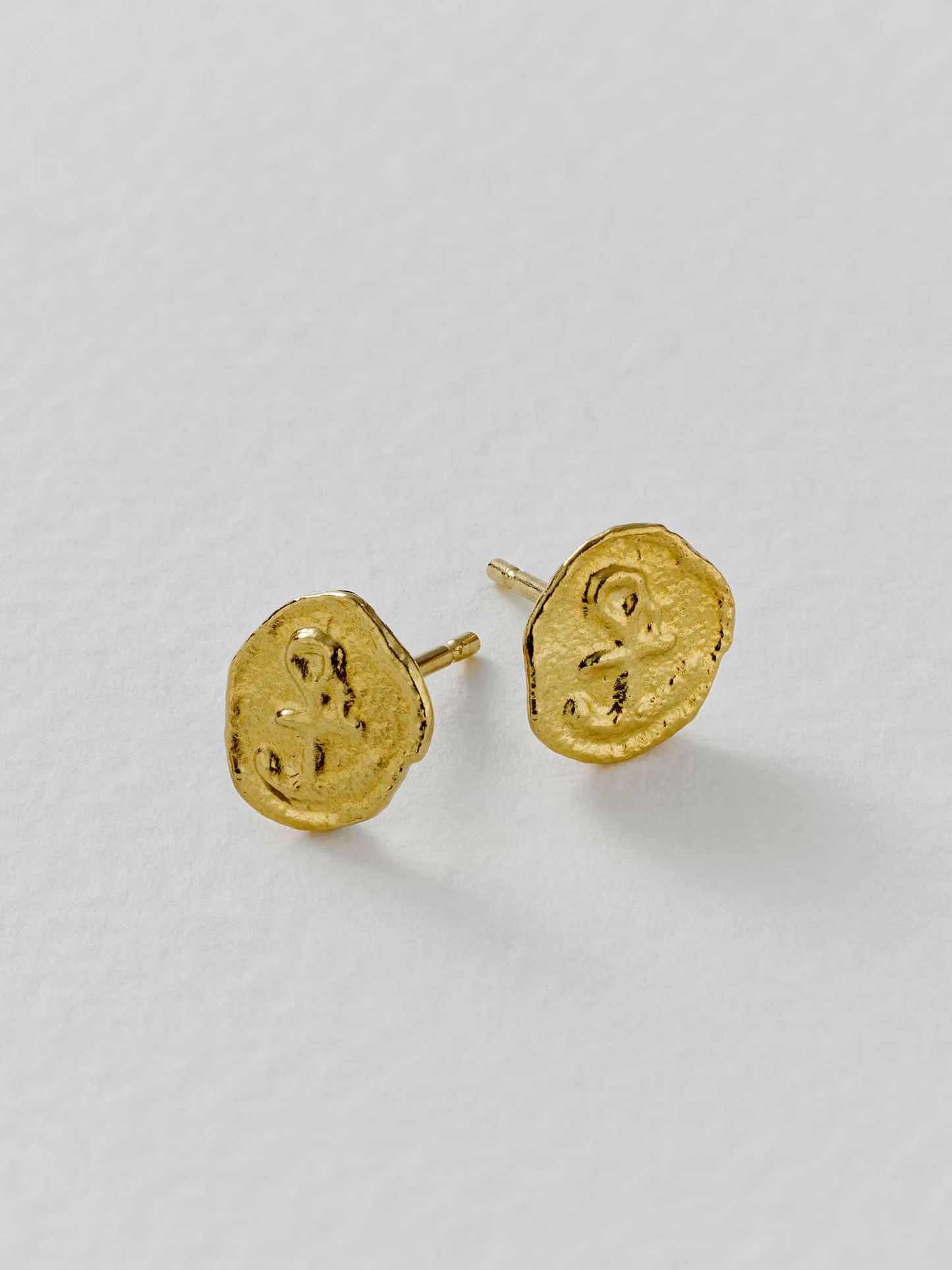 Alex Monroe Sterling Silver 22ct Gold Vermeil Mudlarked Anchor Token Stud Earrings 🇬🇧